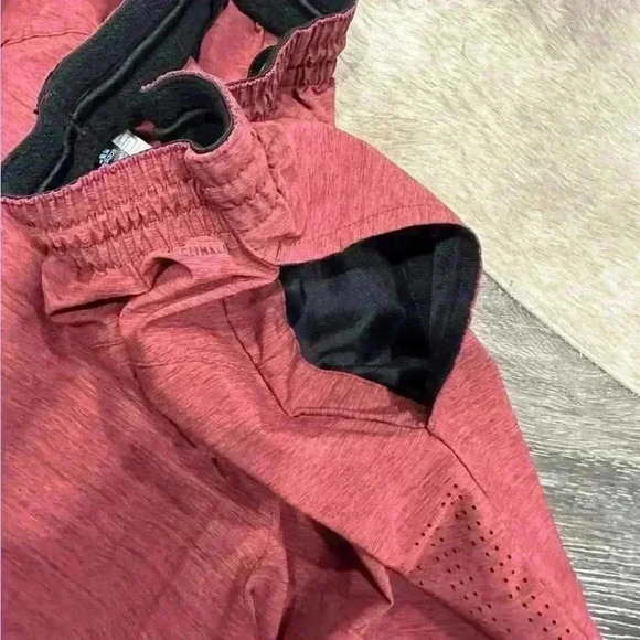 Adidas Climalite Maroon Men’s Athletic Shorts Size Medium Breathable - Picture 5 of 6